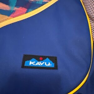 KAVU Rope Sling Crossbody Bag – Blue & Multicolor Abstract